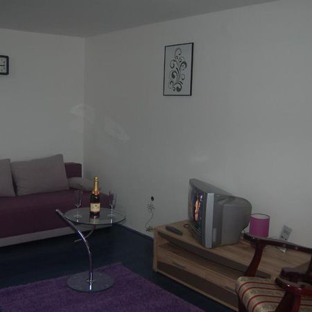 Apartmani Marios Nis Bagian luar foto