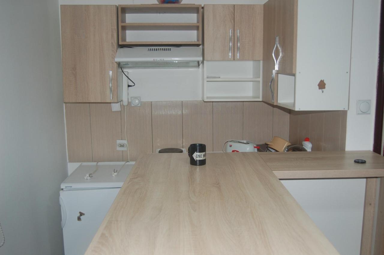 Apartmani Marios Nis Bagian luar foto