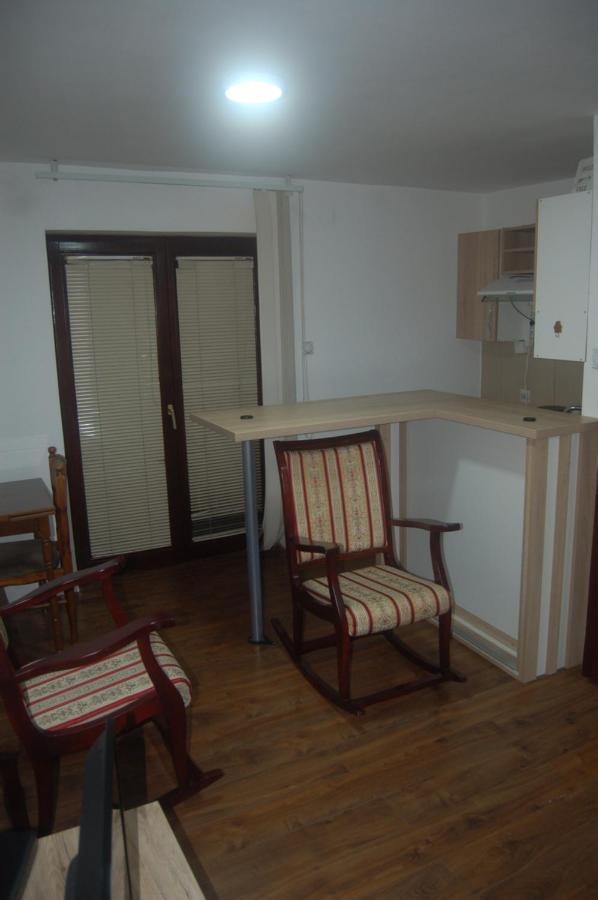 Apartmani Marios Nis Bagian luar foto