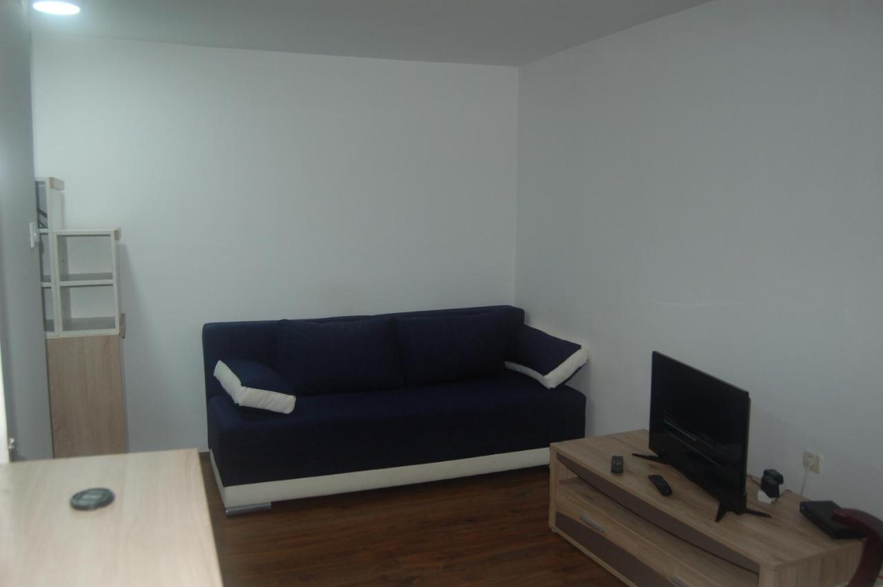 Apartmani Marios Nis Bagian luar foto